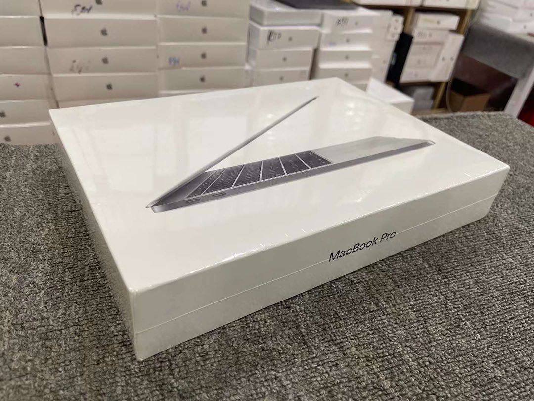 MacBook Pro 13-inch M2 (MOQ: 10 Pcs)
