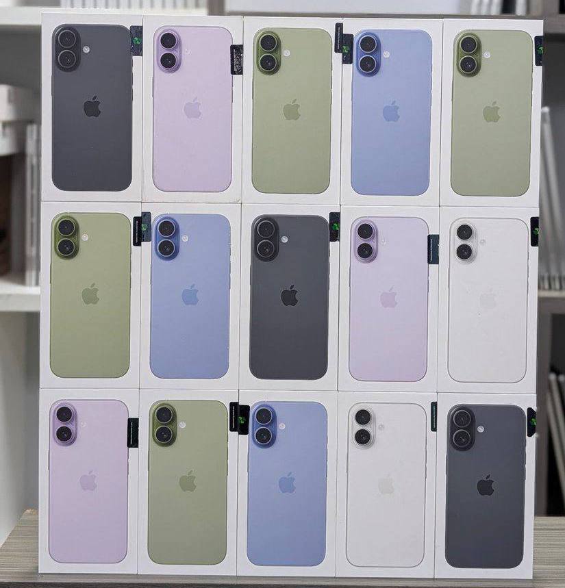 iPhone 17 (MOQ: 10 Pcs)