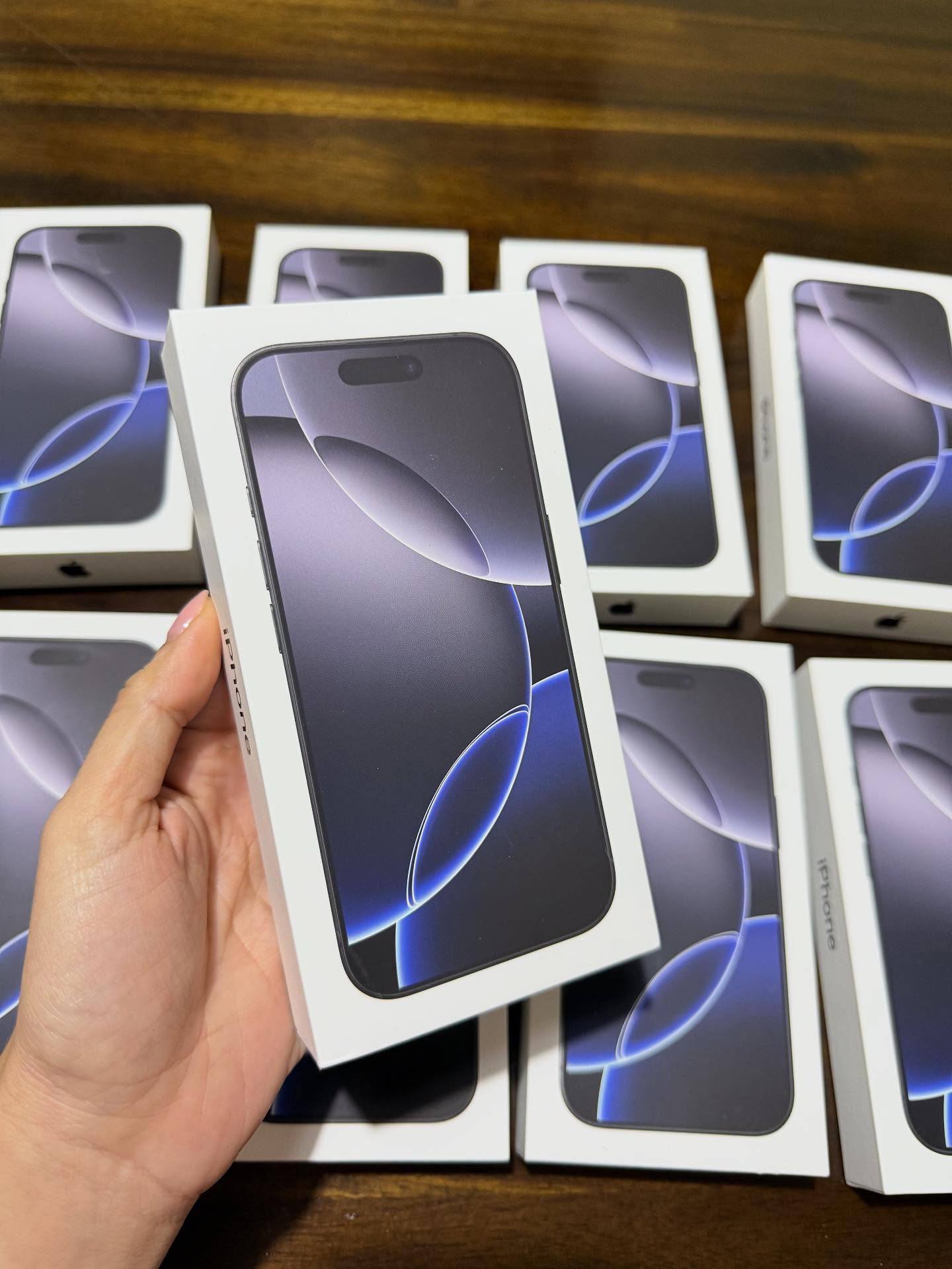 iPhone 16 Pro (MOQ: 10 Pcs)